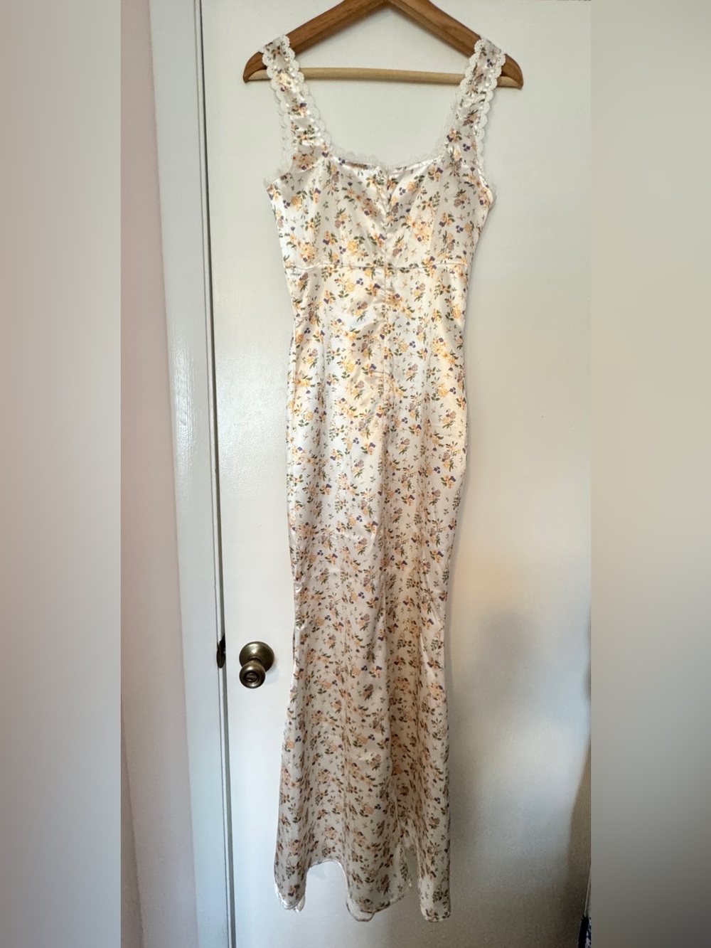 Princess Polly, Berlin Dress, Satin Floral Midi version, Aus 6/US 2/XS/S - Picture 6 of 12